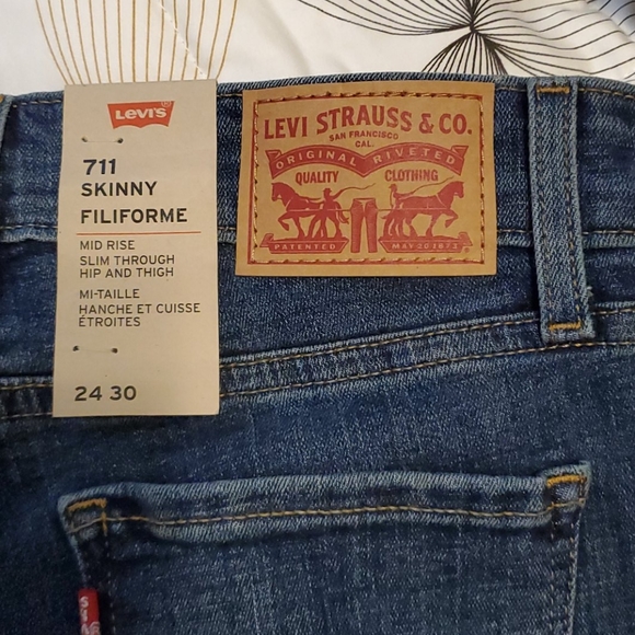 LEVI 711 SKINNY - 24x30 - Picture 3 of 5